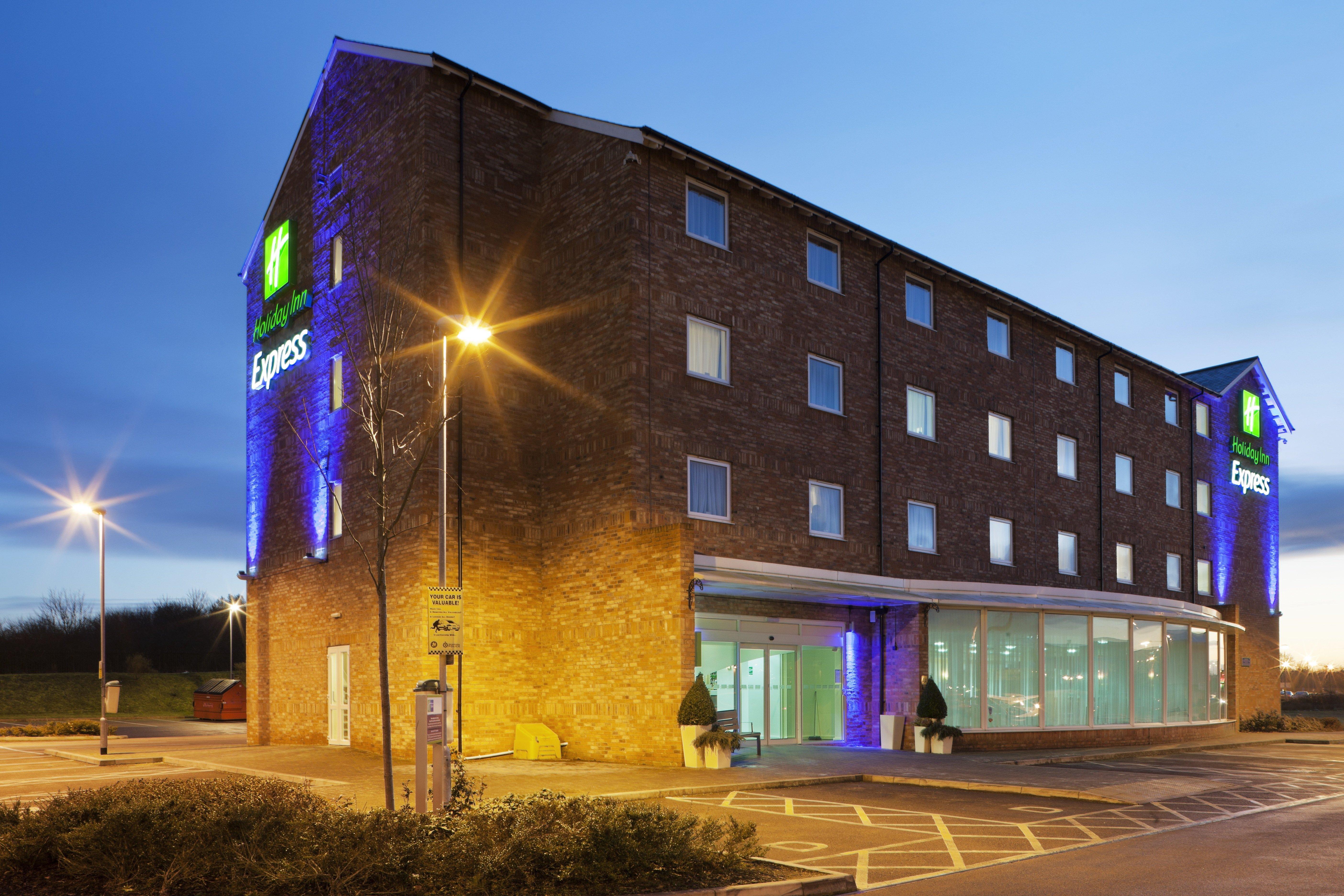 Holiday Inn Express Nuneaton By Ihg Exterior foto