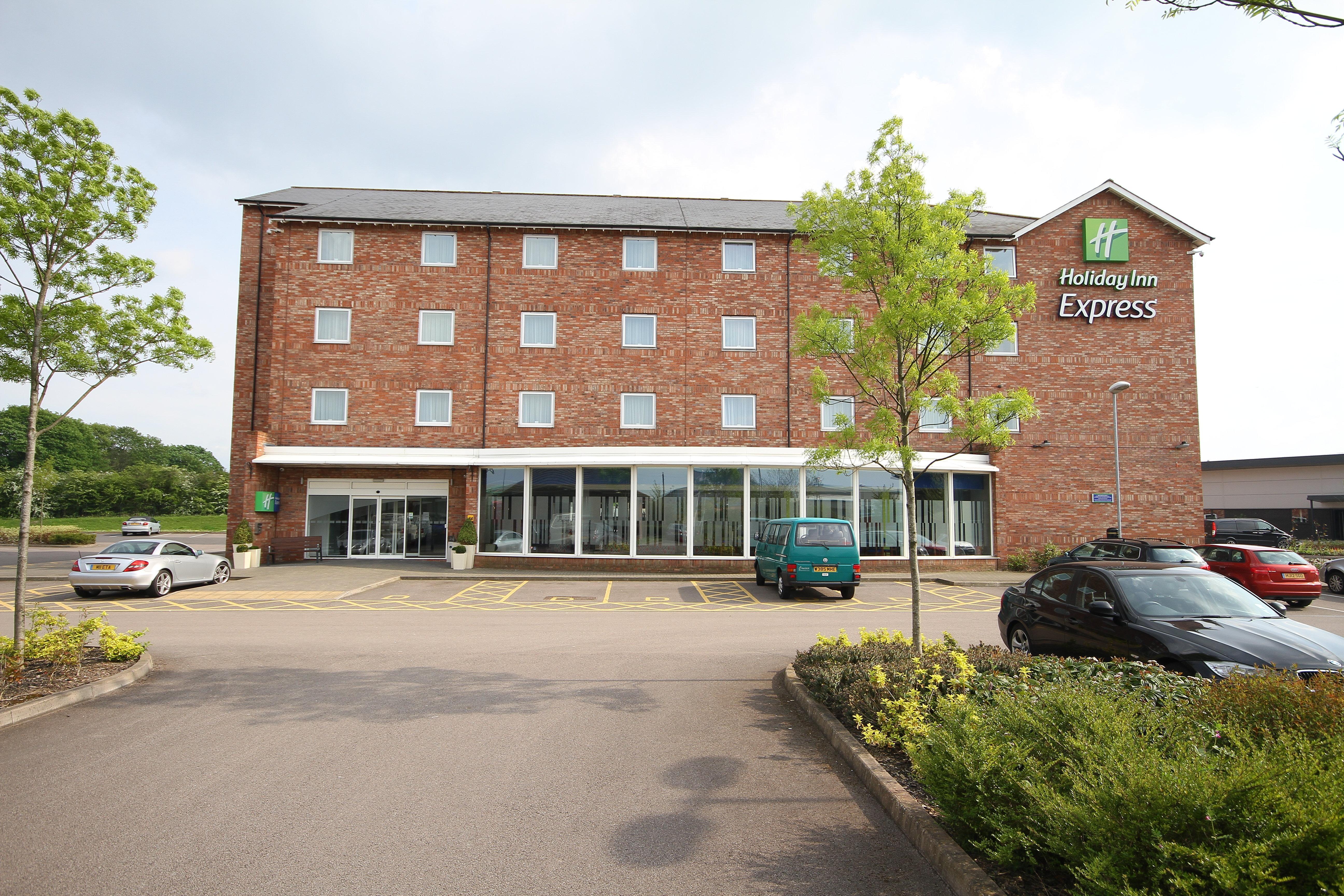 Holiday Inn Express Nuneaton By Ihg Exterior foto