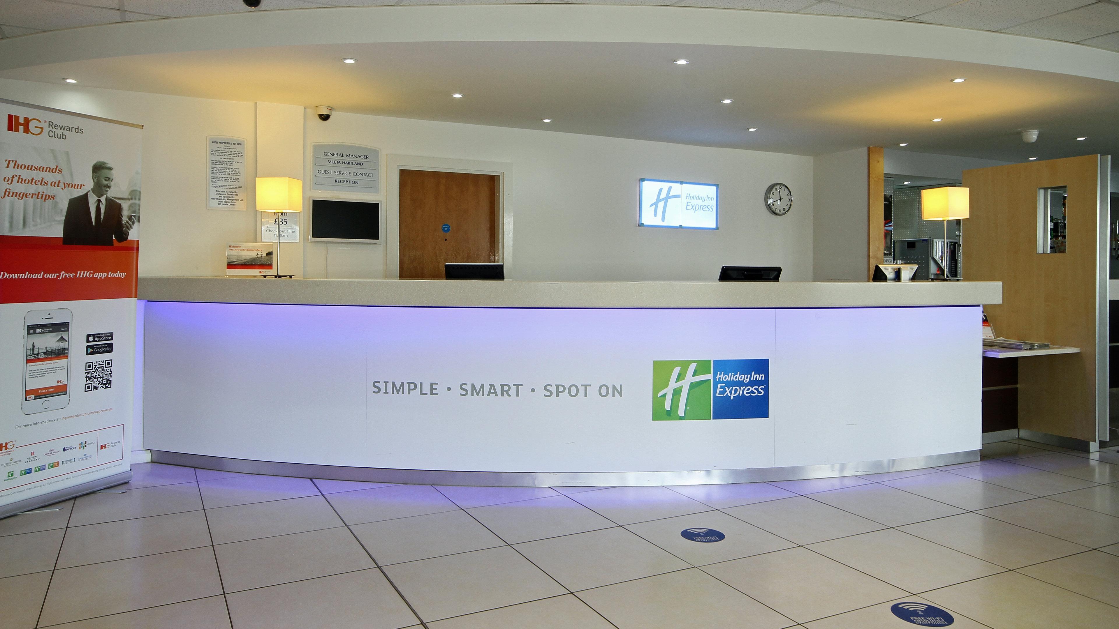Holiday Inn Express Nuneaton By Ihg Exterior foto