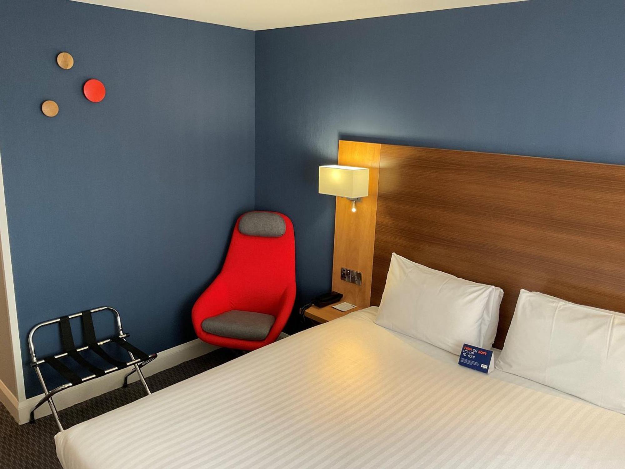 Holiday Inn Express Nuneaton By Ihg Exterior foto